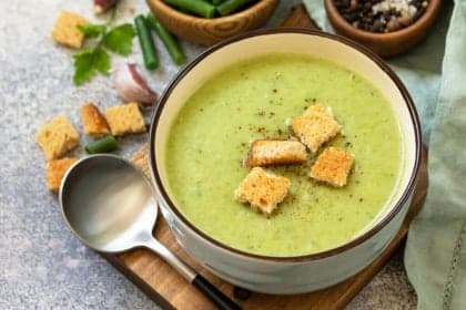 Sopas e cremes proteicos: 10 receitas saudáveis para ganhar massa