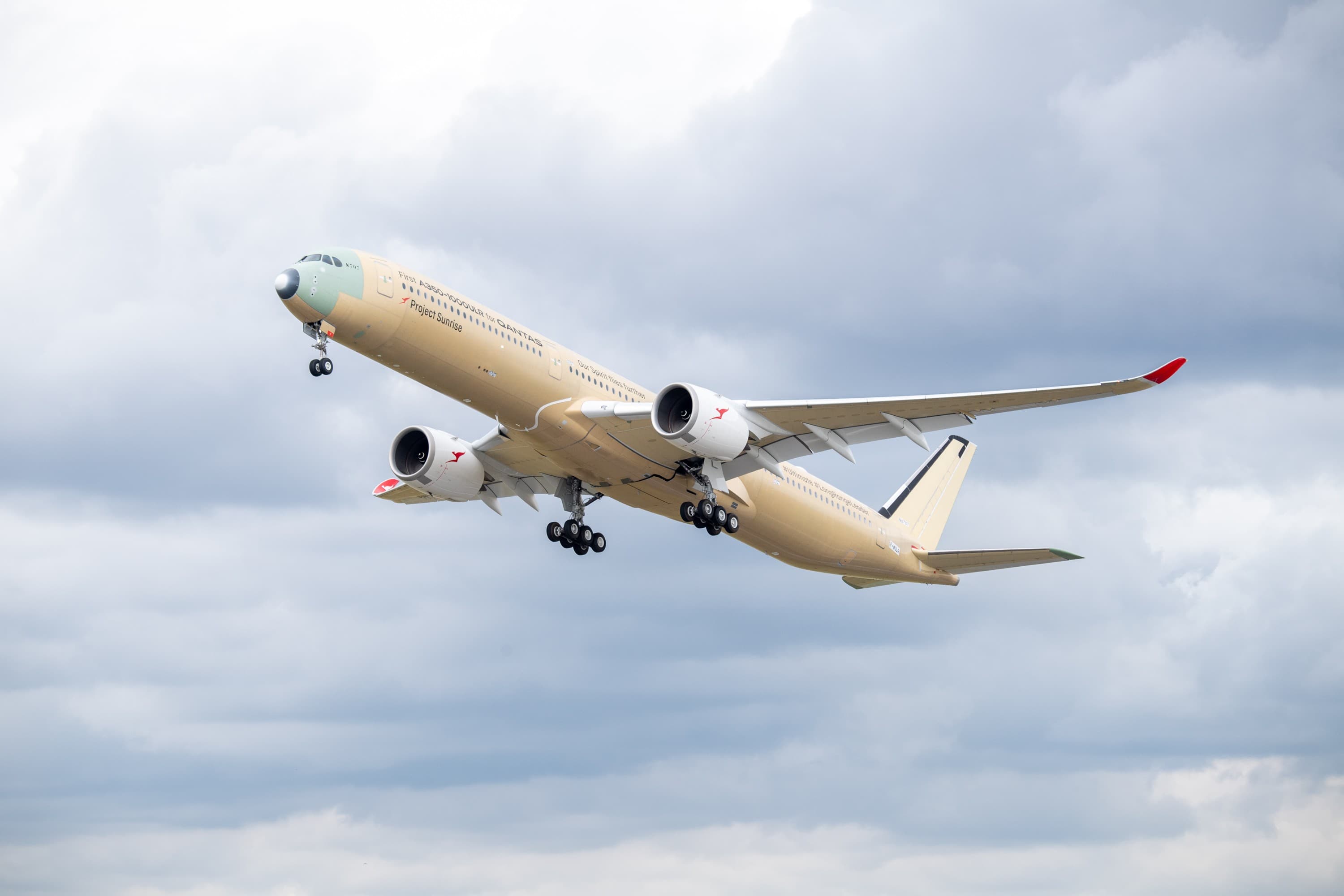 Airbus realiza primeiro voo do A350-1000ULR com maior autonomia