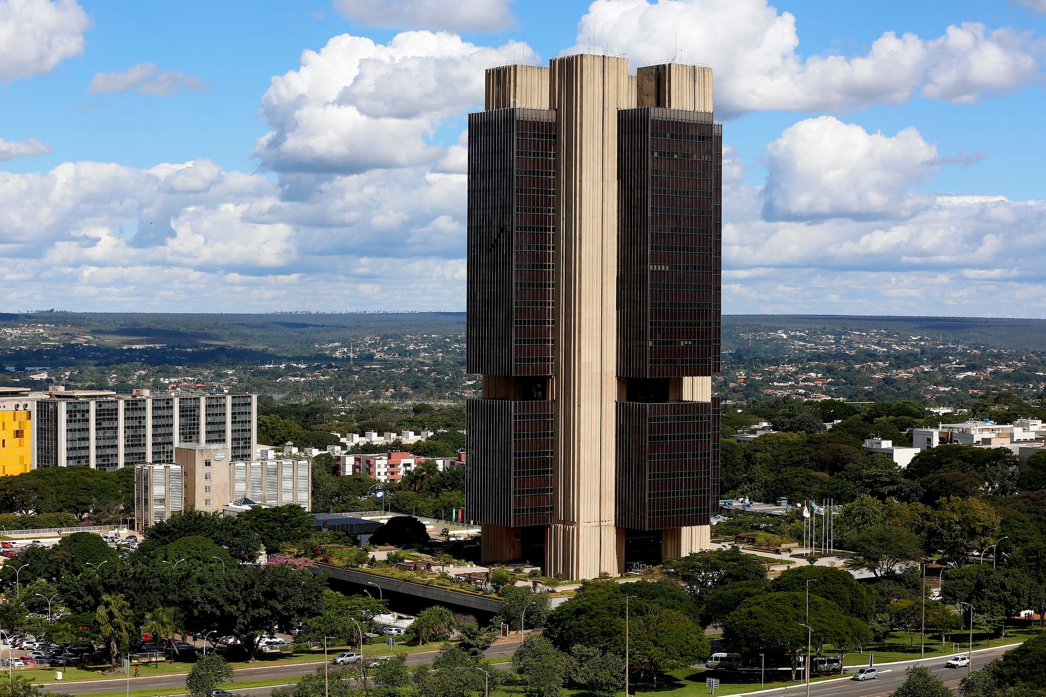 Relatório do Banco Central destaca riscos fiscais e alta da inadimplência