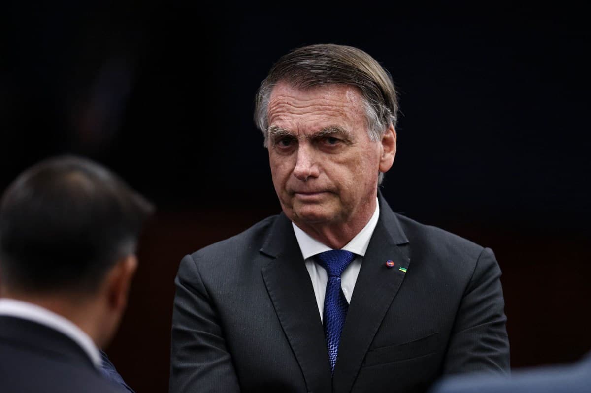Moraes solicita parecer da PGR sobre armas de Bolsonaro
