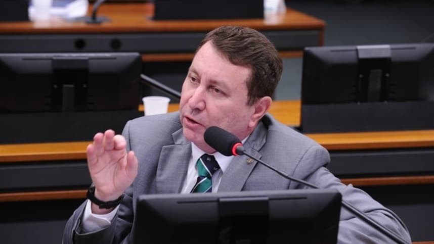 Câmara aprova novo modelo de contratos para tecnologia pública