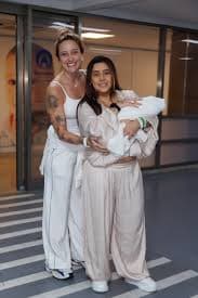 Lauana Prado apresenta seu filho após saída da maternidade