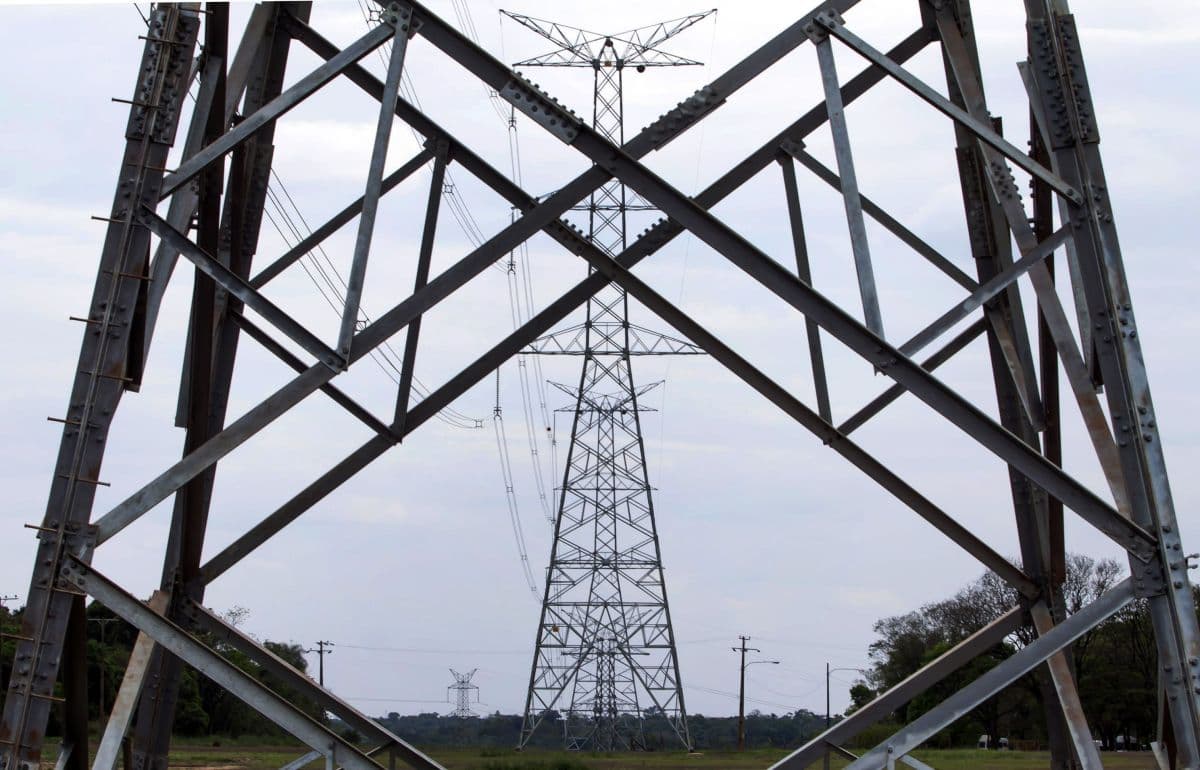 Governo Avalia Socorro de R$ 7 Bilhões para Contribuir com Tarifas de Energia Elétrica em Ano Eleitoral