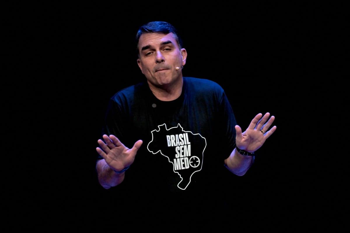 Juíza rejeita ação de Flávio Bolsonaro contra ofensas no X