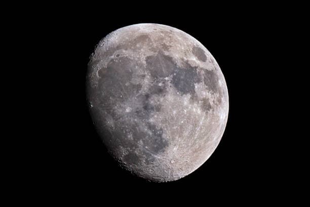 Lua hoje terça-feira (18/08): fase, iluminação e calendário lunar