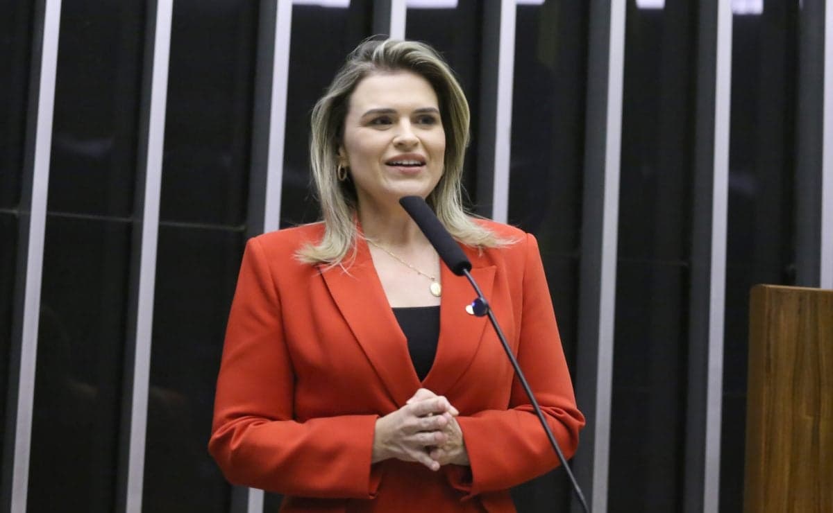 Marília Arraes lidera corrida ao Senado em Pernambuco