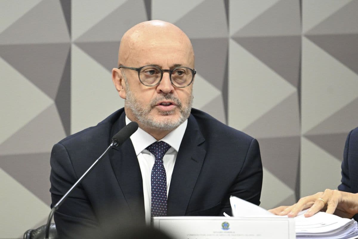 Parlamentares do Novo questionam ações da AGU sobre fraudes no INSS