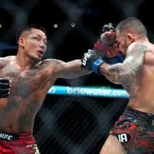 Pantoja defende título com maestria em combate explosivo