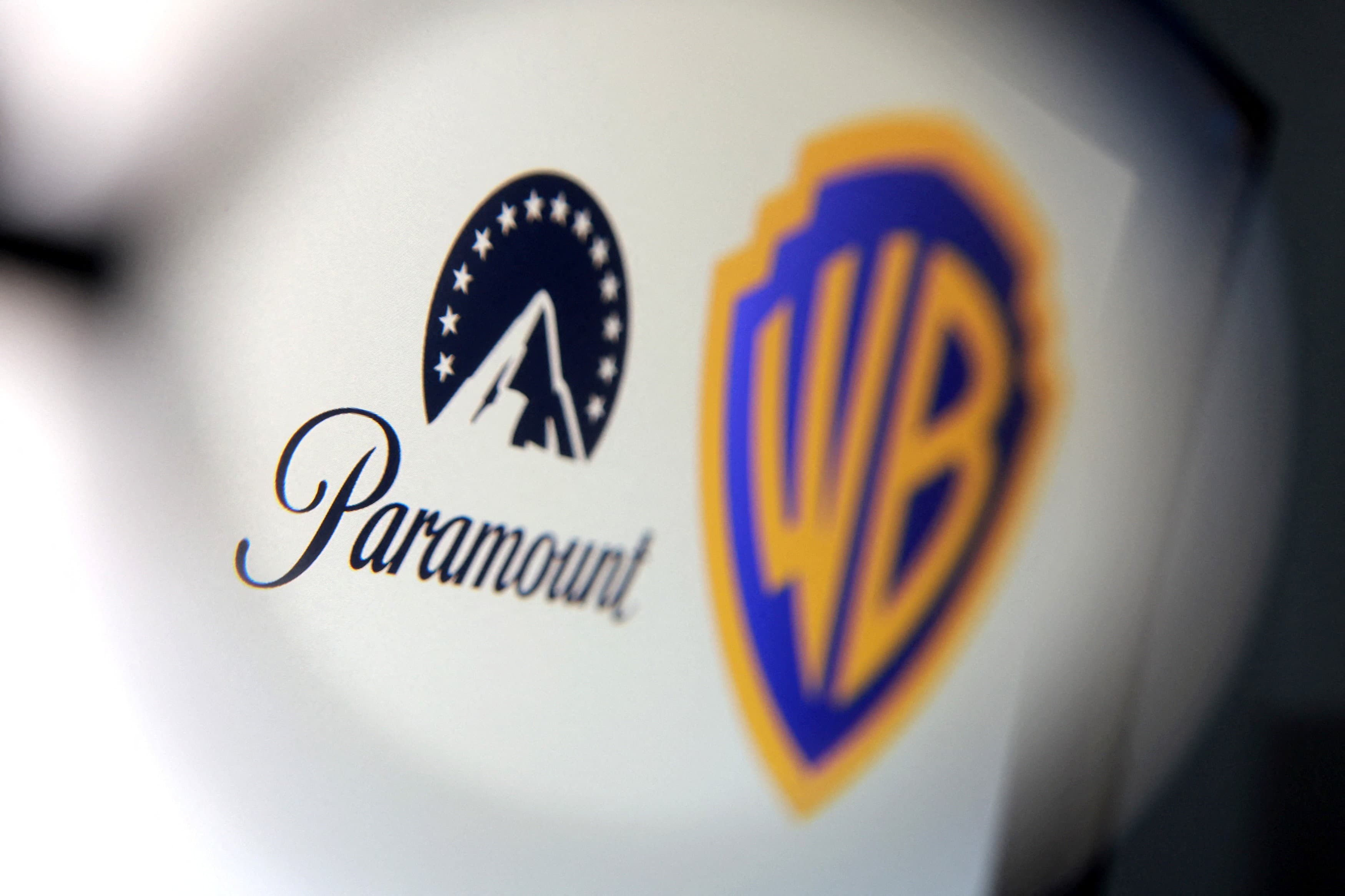Paramount busca garantir de US$ 1,88 bi para compra da Warner Bros