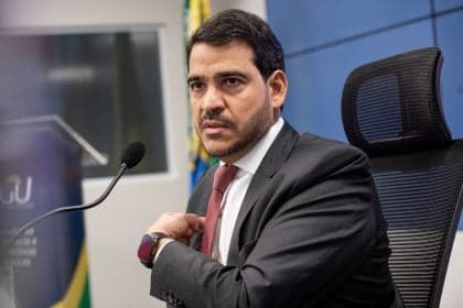 Lula busca novo ministro do STF com apoio de Gilmar Mendes