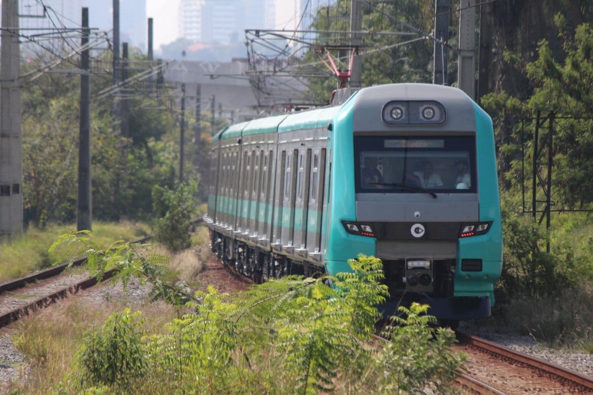 Trem descarrila na Linha 9 em São Paulo e afeta circulação