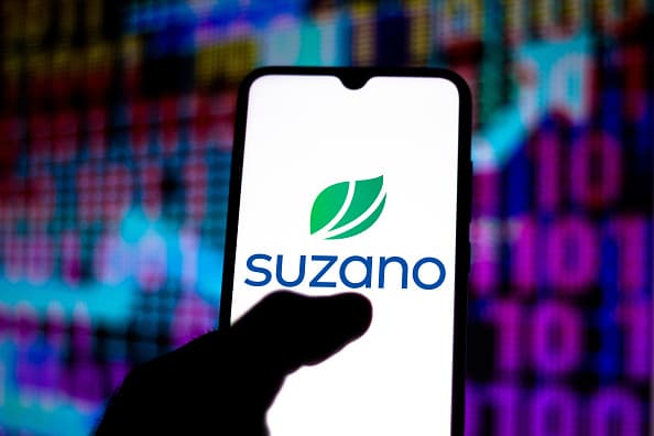 Suzano planeja reduzir dívida e manter alavancagem abaixo de 2,5x