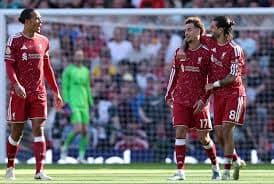 Liverpool prepara estreia na Premier League e busca reforços para o ataque