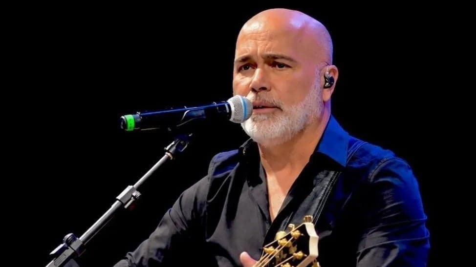 Cantor Rick, da dupla Rick e Renner, morre em acidente de helicóptero