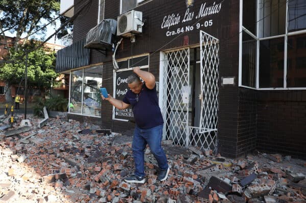 Terremoto na Colômbia de 7,4 deixa mais de 100 mortos