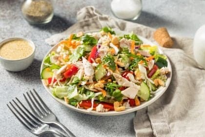 Saladas com proteína são essenciais para uma dieta equilibrada