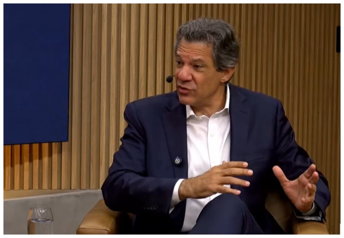 Haddad rebate Flávio Bolsonaro sobre escândalo do Banco Master