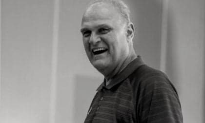 Flamengo aposenta camisa 14 em homenagem a Oscar