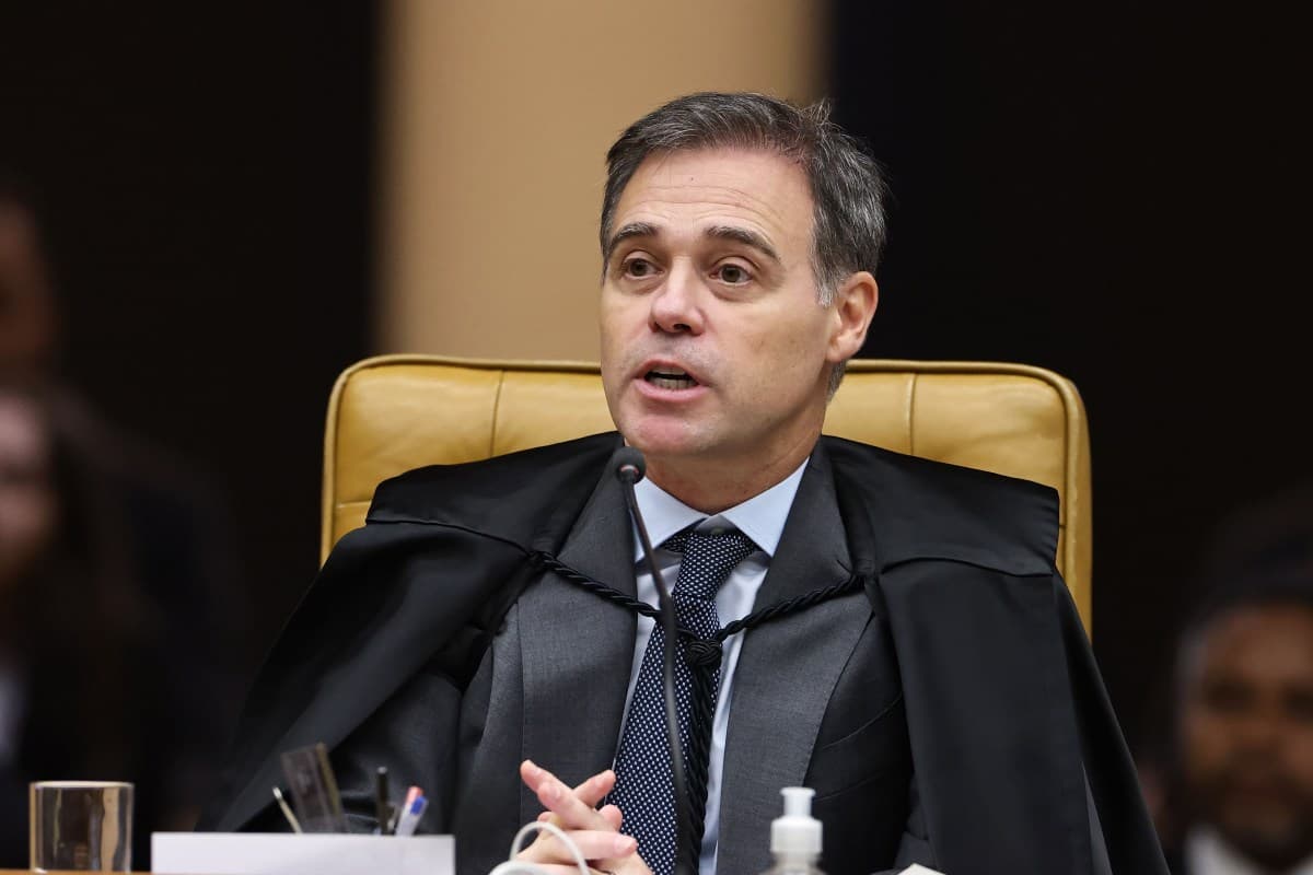 Ministro André Mendonça pede arquivamento de ação no STF