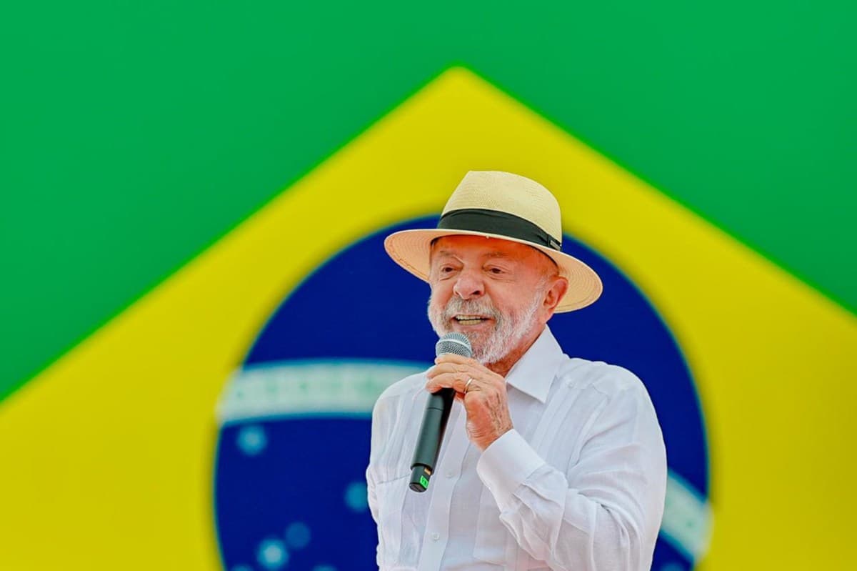 Lula embarca para Nova York em alerta contra interferência nas eleições