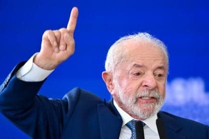 Lula lidera reeleição com 30 pontos sobre Flávio Bolsonaro na Paraíba