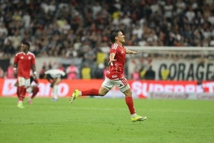 Corinthians é derrotado pelo Internacional e demite Dorival Júnior