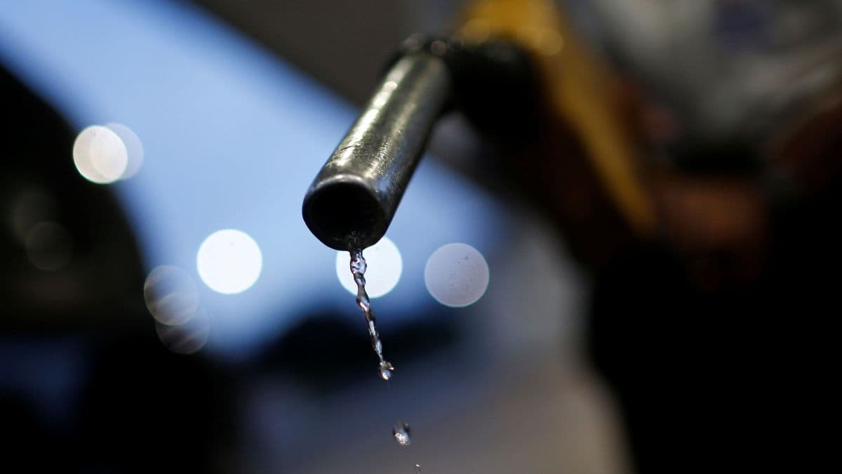 Gasolina na Bahia tem reajuste enquanto petróleo cai internacionalmente