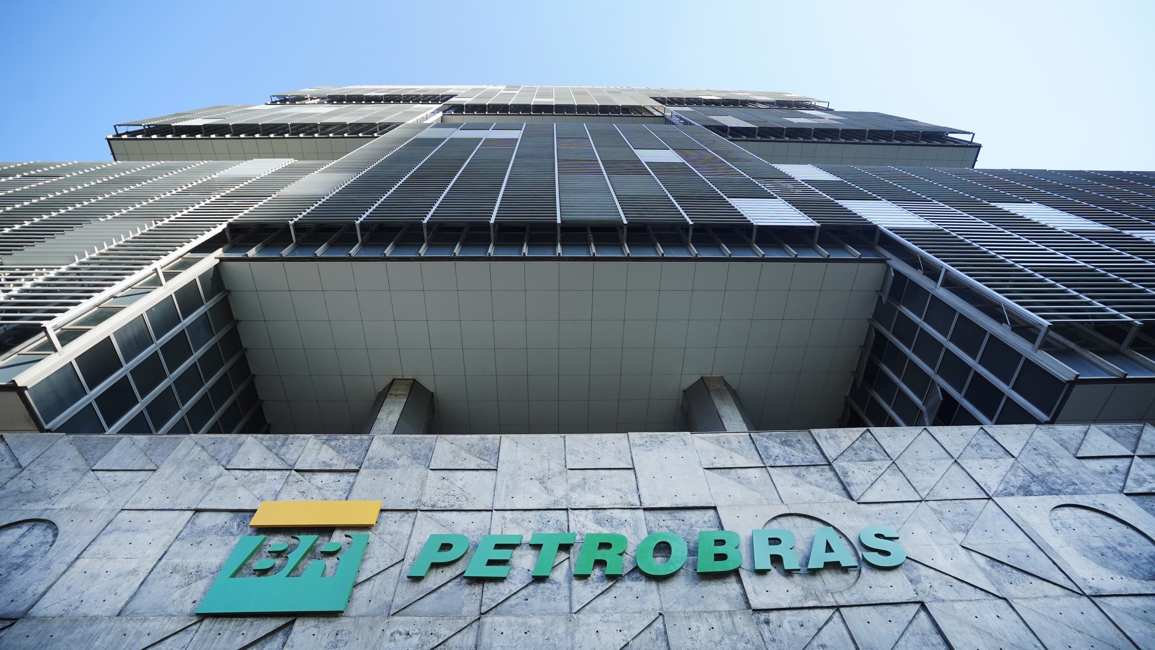 Produção de petróleo da Petrobras cresce 14% em maio