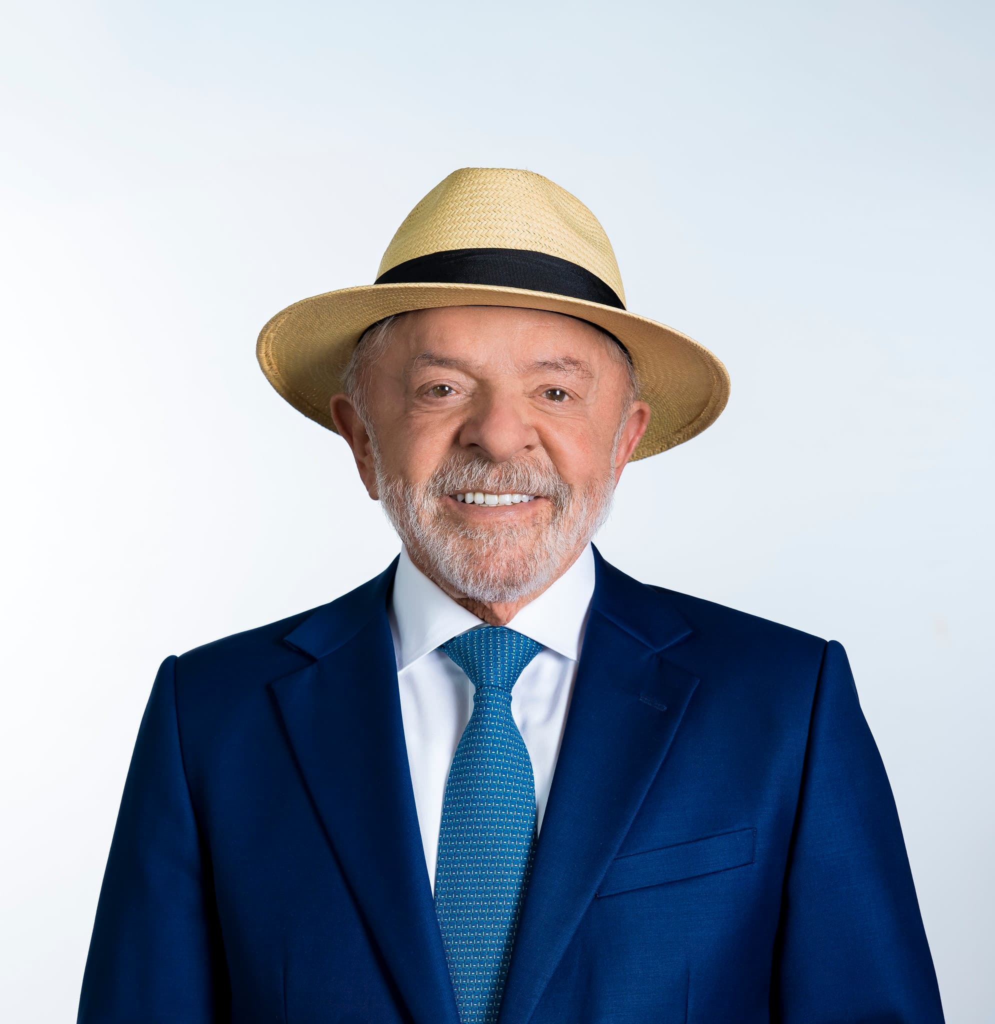 Lula usará chapéu em foto da urna eletrônica em 2026