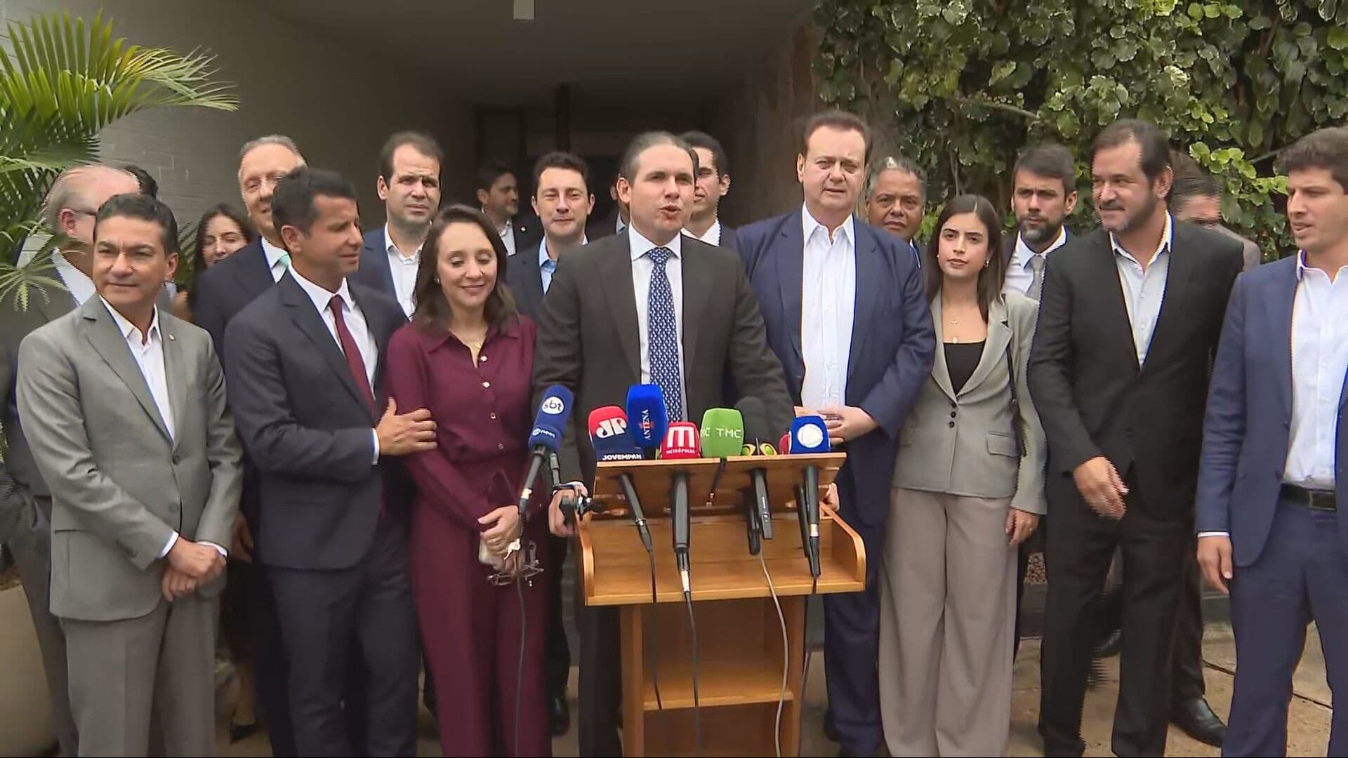 Hugo Motta discute mudanças no sistema eleitoral com presidentes de partidos