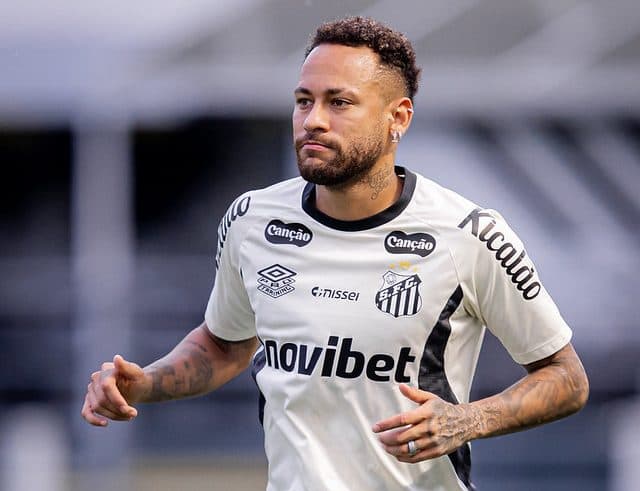 Neymar hoje: clássico contra o Palmeiras cria dilema no Santos e futuro do camisa 10 volta ao centro das atenções