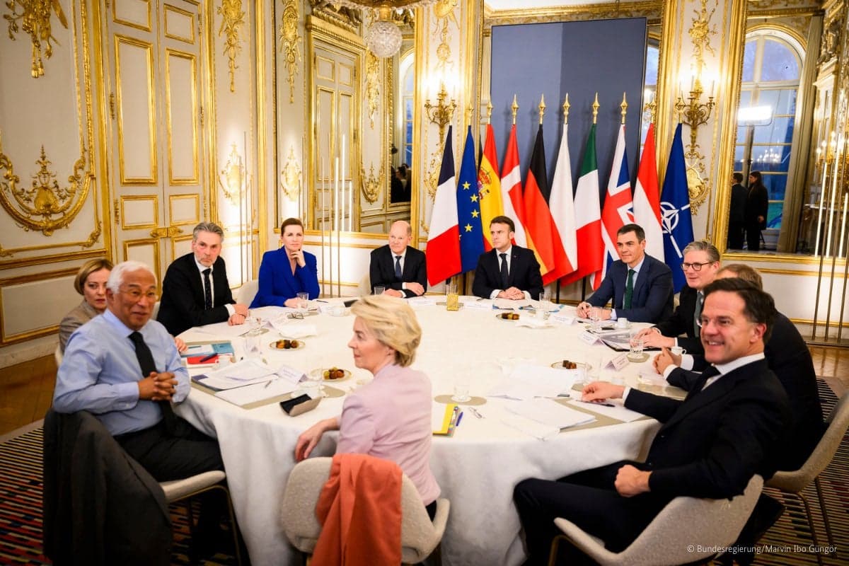 União Europeia renova sanções à Rússia, mas exclui dois oligarcas