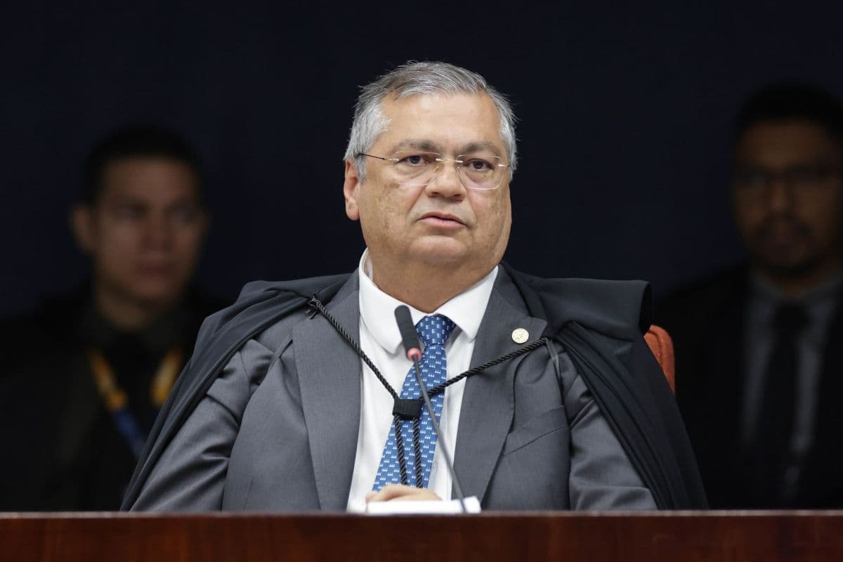 Flávio Dino propõe afastamento imediato de juízes corruptos
