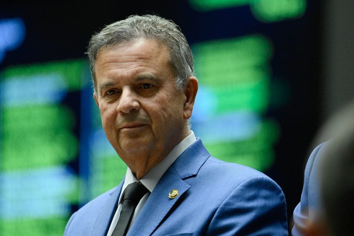 Senador Rogério Marinho comenta fuga de Flávio Bolsonaro para EUA