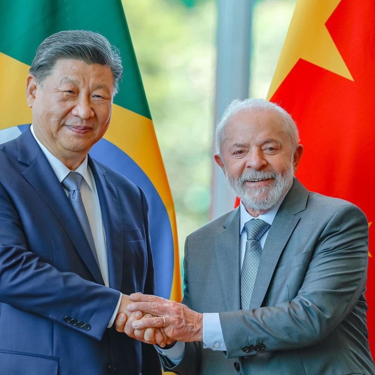 Renan Santos lança pré-candidatura e Lula dialoga com Xi Jinping