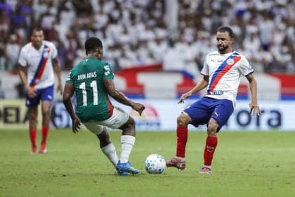 Palmeiras vence Bahia e mantém liderança no Brasileirão