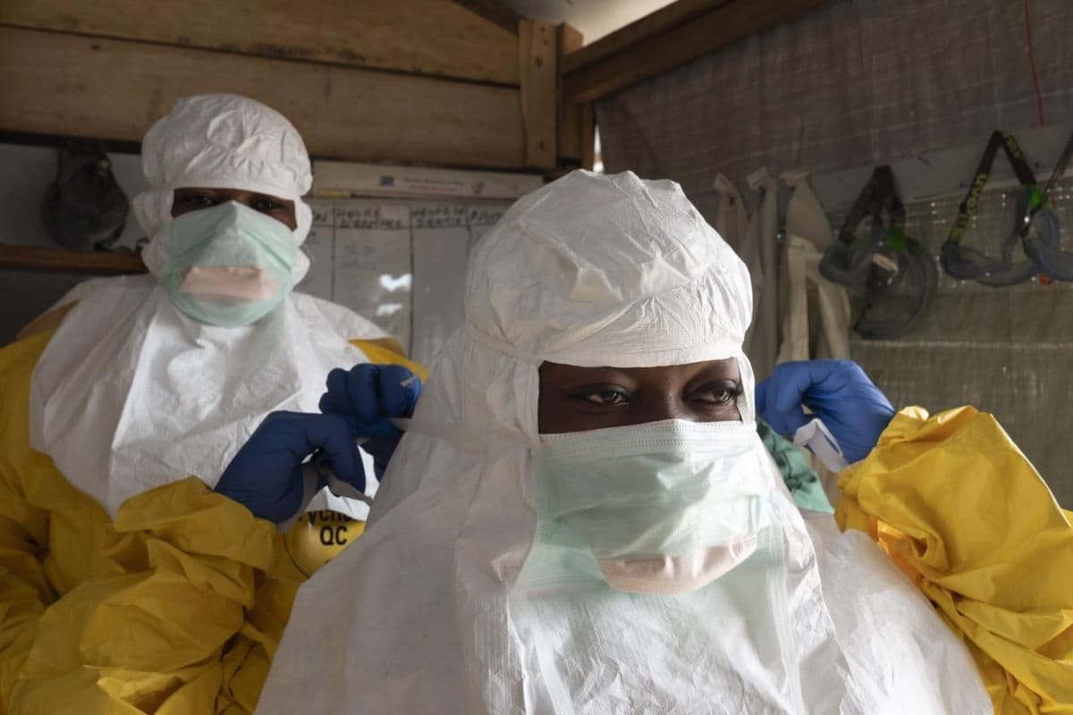 Cruz Vermelha homenageia voluntários vítimas do Ebola na RDC
