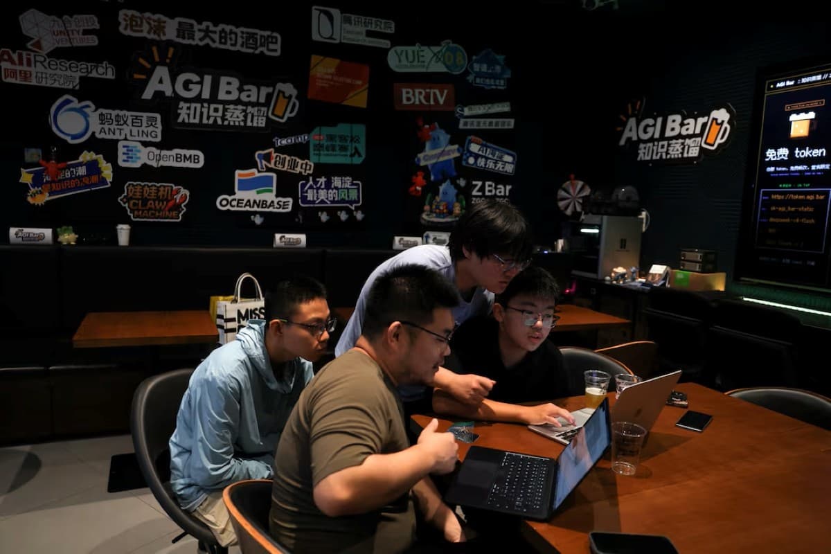 AGI Bar em Pequim une inteligência artificial e socialização