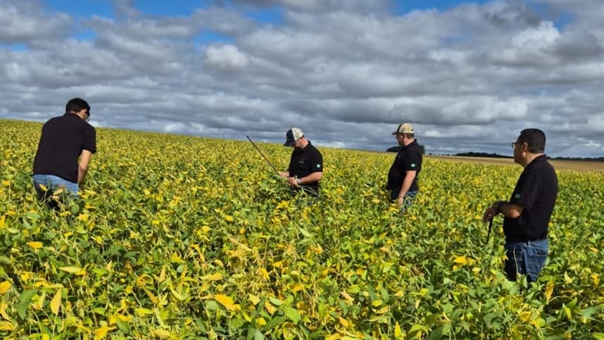 Elicit Plant encerra colheita de soja no RS com tour técnico