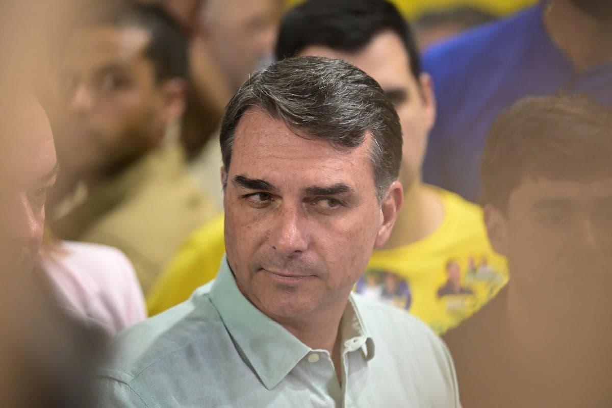 Flávio Bolsonaro lidera pesquisas para presidência em SP