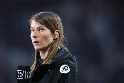 Marie-Louise Eta faz história como primeira técnica mulher na Bundesliga