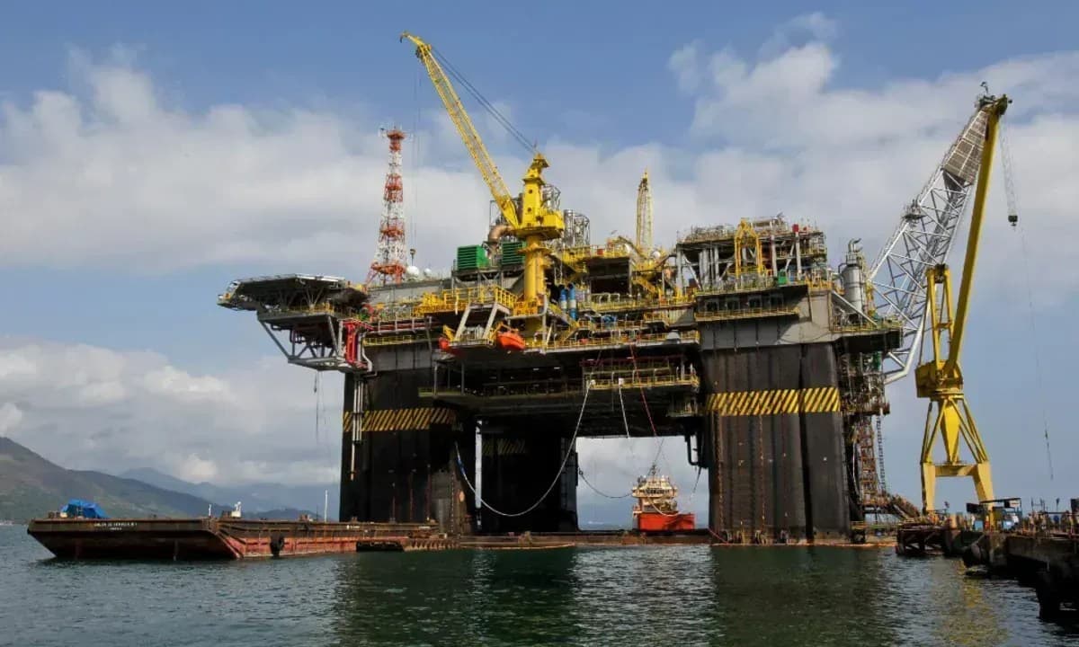 Governo estuda prorrogar imposto sobre exportação de petróleo