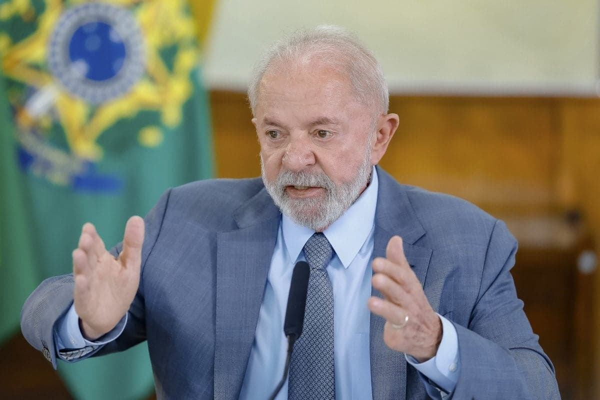 Brasil aguarda imposto dos EUA antes de decidir retaliações