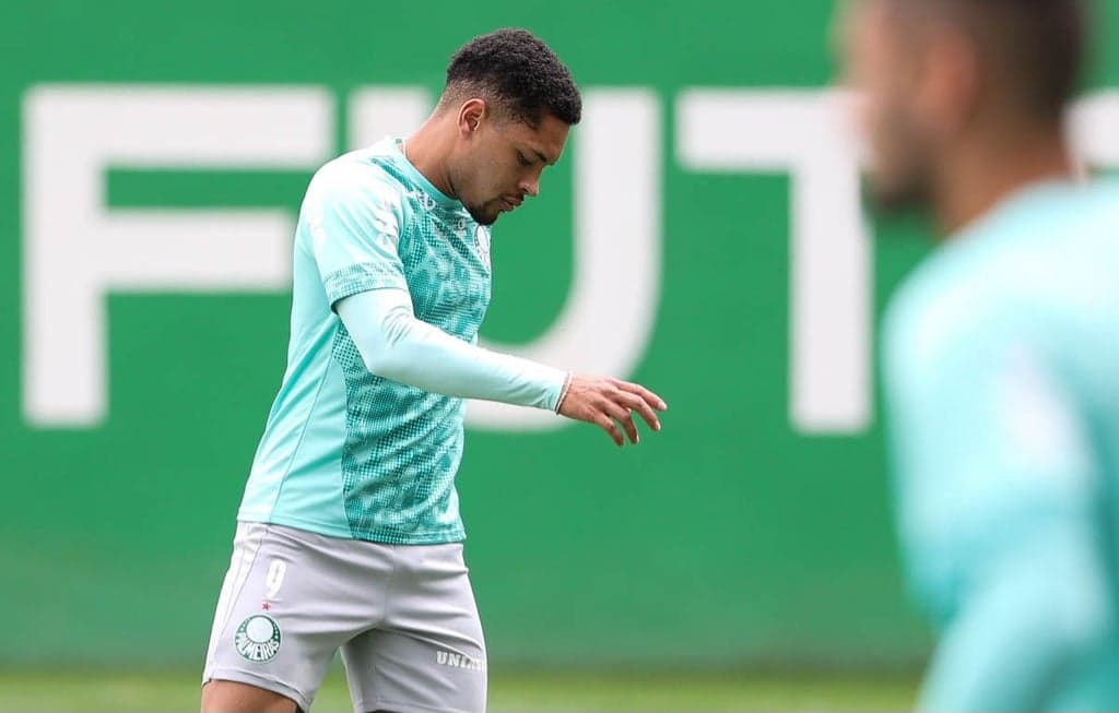 Palmeiras se prepara para clássico contra o Santos na Vila Belmiro