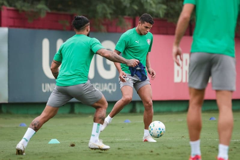 Fluminense enfrentará Coritiba com desfalques e apenas um convocado