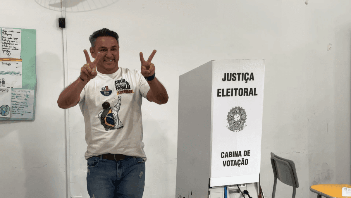 Luiziano Zucco vota no segundo turno das eleições em Porto Alegre