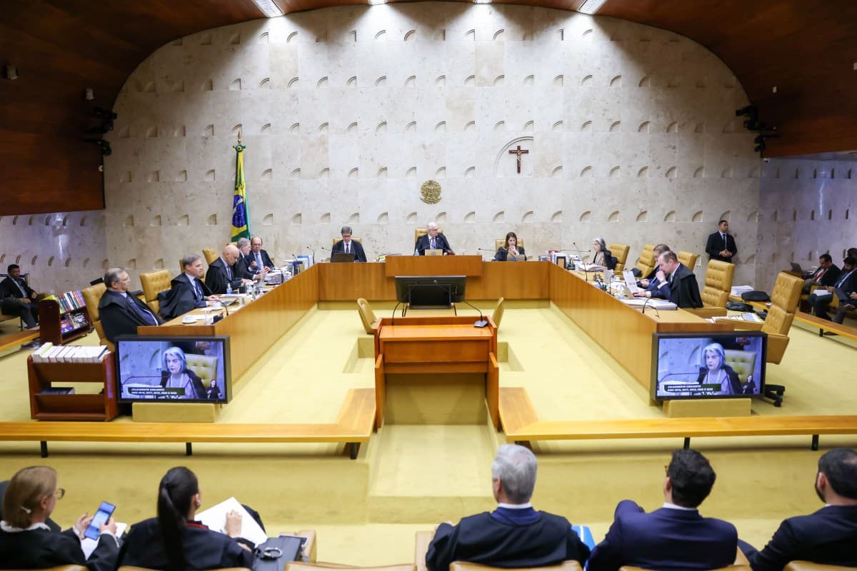 Crise institucional no Brasil provoca impasse no STF