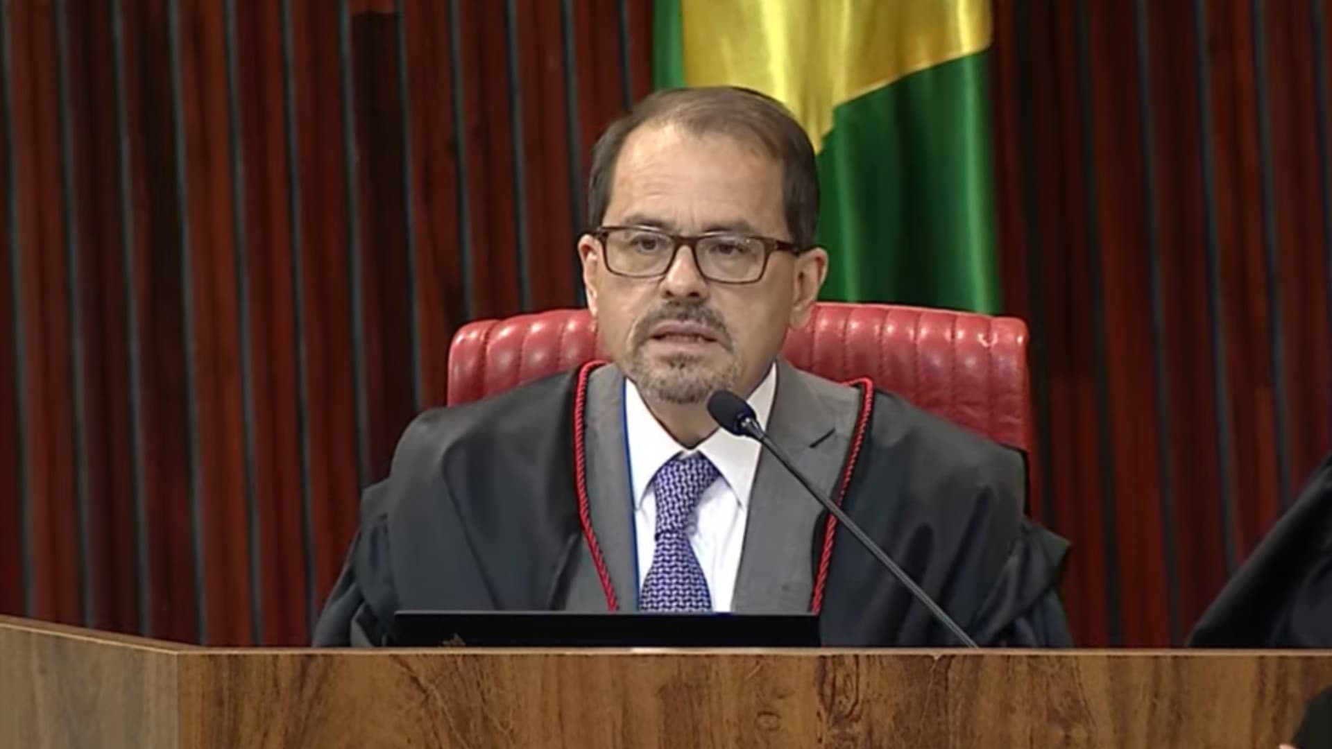 TSE decide que canal 'Exército do Lula' não pode ser suspenso administrativamente