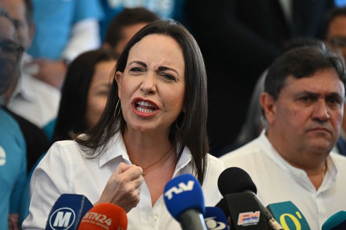 Maria Corina Machado pede ajuda dos EUA para retornar à Venezuela