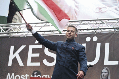 Hungria inicia jornada de reconstrução democrática após eleição de Magyar